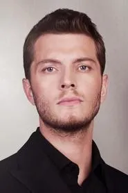 Retrato de Burak Tozkoparan