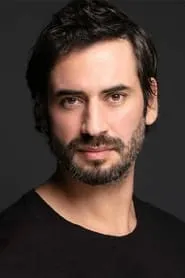 Foto de Burak Yamantürk como Nejat
