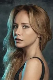 Retrato de Burçin Terzioğlu