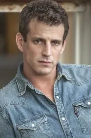 Caleb Michaelson en Predator X: Extincion