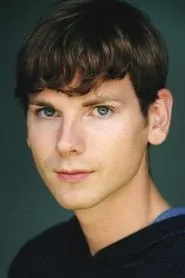 Caleb Roehrig en Novatada sangrienta