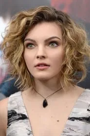 Retrato de Camren Bicondova