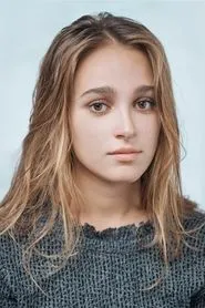 Capucine Valmary en Bénie soit Sixtine