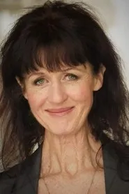 Carmel McGlone en Send a Gorilla