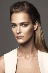 Carmen Kass en Welcome to America