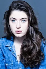Foto de Caroline Tillette interpretando a en Dead Flash