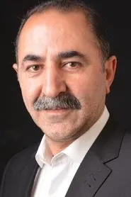Retrato de Cenan Çamyurdu