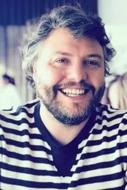 Retrato de César Mourão