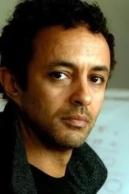 Retrato de Chad Chenouga