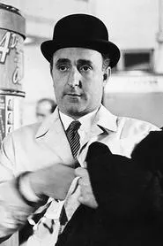 Charles Dyer en Rattle of a Simple Man