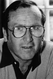 Charles H. Schneer aparece en Monsters and Magic  Charles H. Schneer en Monsters and Magic