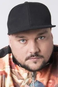 Charlie Sloth en Birds of a Feather 2
