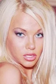 Foto de Chloe Jones interpretando a Jean en Broken Rose