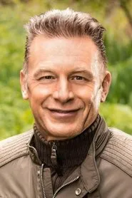 Foto de Chris Packham como Self - Presenter
