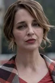 Foto de Claudia Ramírez como Mariana Lazcano