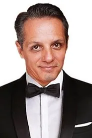 Retrato de Claudiu-Cristian Prisecaru