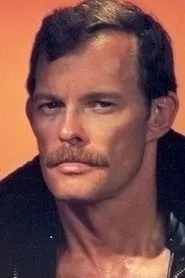 Retrato de Clint Lockner