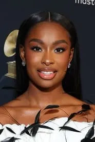 Coco Jones en White Elephant