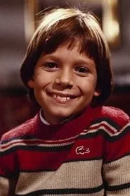 Foto de Coleby Lombardo interpretando a David's brother en El principiante