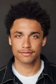 Corteon Moore en Guess Who