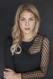 Courtney Dlugos en Evil Dark
