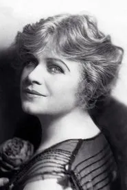 Daisy Belmore en Scarlet Pages