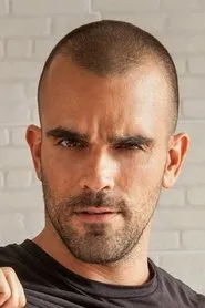 Retrato de Damien Crosse