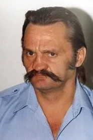 Retrato de Dan Sumikowski