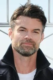 Daniel Gillies en Uncross The Stars