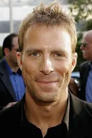 Daniel Travis en Open Water