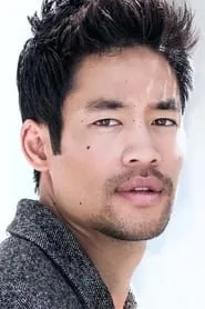 Foto de David Lim como Victor Tan