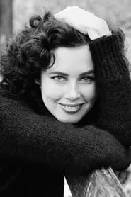 Foto de Dayle Haddon interpretando a Pearl Prophet en Cyborg