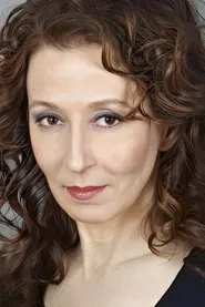 Defne Halman en Dolanma