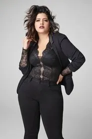 Denise Bidot en Straight/Curve: Redefining Body Image