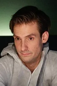 Retrato de Dennis Herrmann