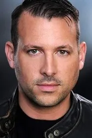 Retrato de Derek Crowe