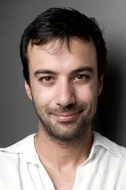 Foto de Devrim Nas como Hazar