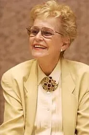 Foto de Diana Douglas interpretando a Clara Duncan en Alexander: The Other Side of Dawn