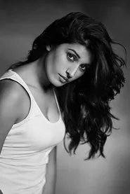 Retrato de Divinaa Thackur