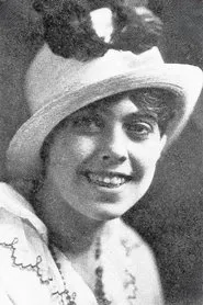 Dixie Chene en The Noise of Bombs