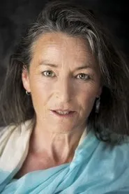 Dra McKay en Cuando aparecen los extraños