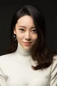 E Jingwen en The New King of Comedy