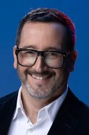 Foto de Eduardo Fuentes como Self - Host