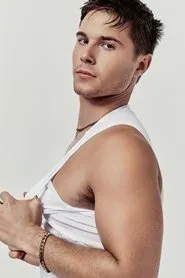 Elias Kacavas en Winter Spring Summer or Fall