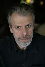 Elias Zervos en Dogs, Cats & Rats
