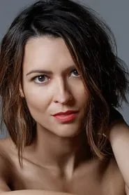 Elle LaMont en Alternate Realities