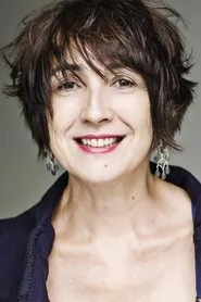 Emer Gillespie en The Shutter Falls