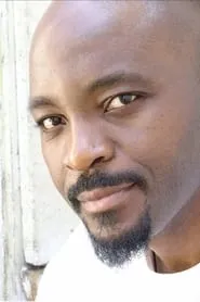 Emile Abossolo M'bo en Qui sème le vent