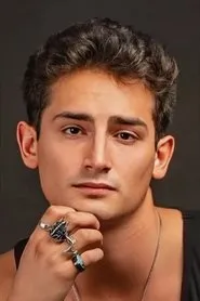 Foto de Emilio Osorio como Alejandro Fernández
