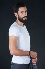 Retrato de Emrah Akduman